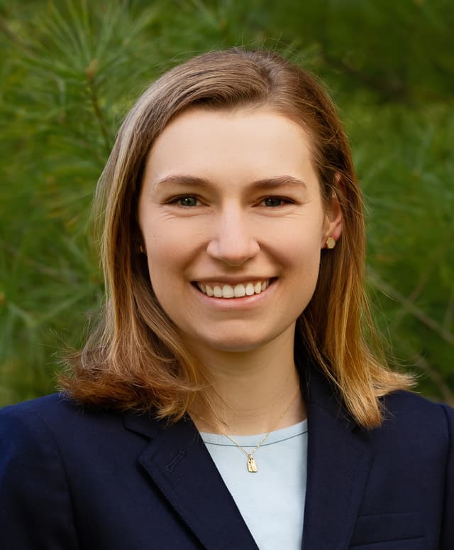 Hello, it's me! Lindsey Uniat